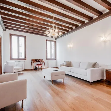 Elegant 7 Minutes From Piazza San Marco! * 威尼斯