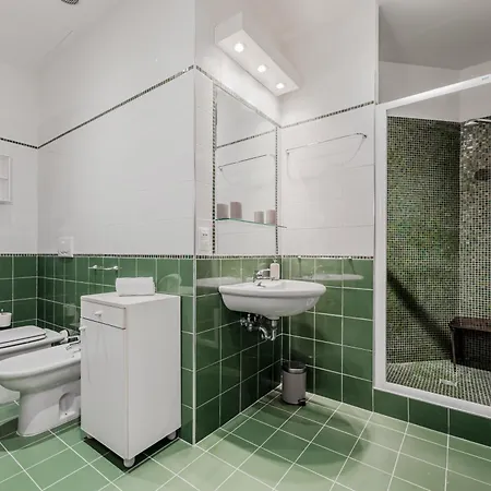 Guesthost - Elegant Near Piazza San Marco Appartement