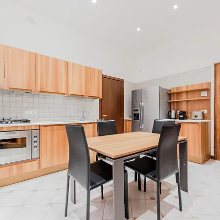 Elegant 7 Minutes From Piazza San Marco! Апартаменты Венеция