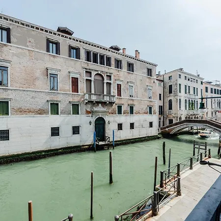 Elegant 7 Minutes From Piazza San Marco! Апартаменты Венеция